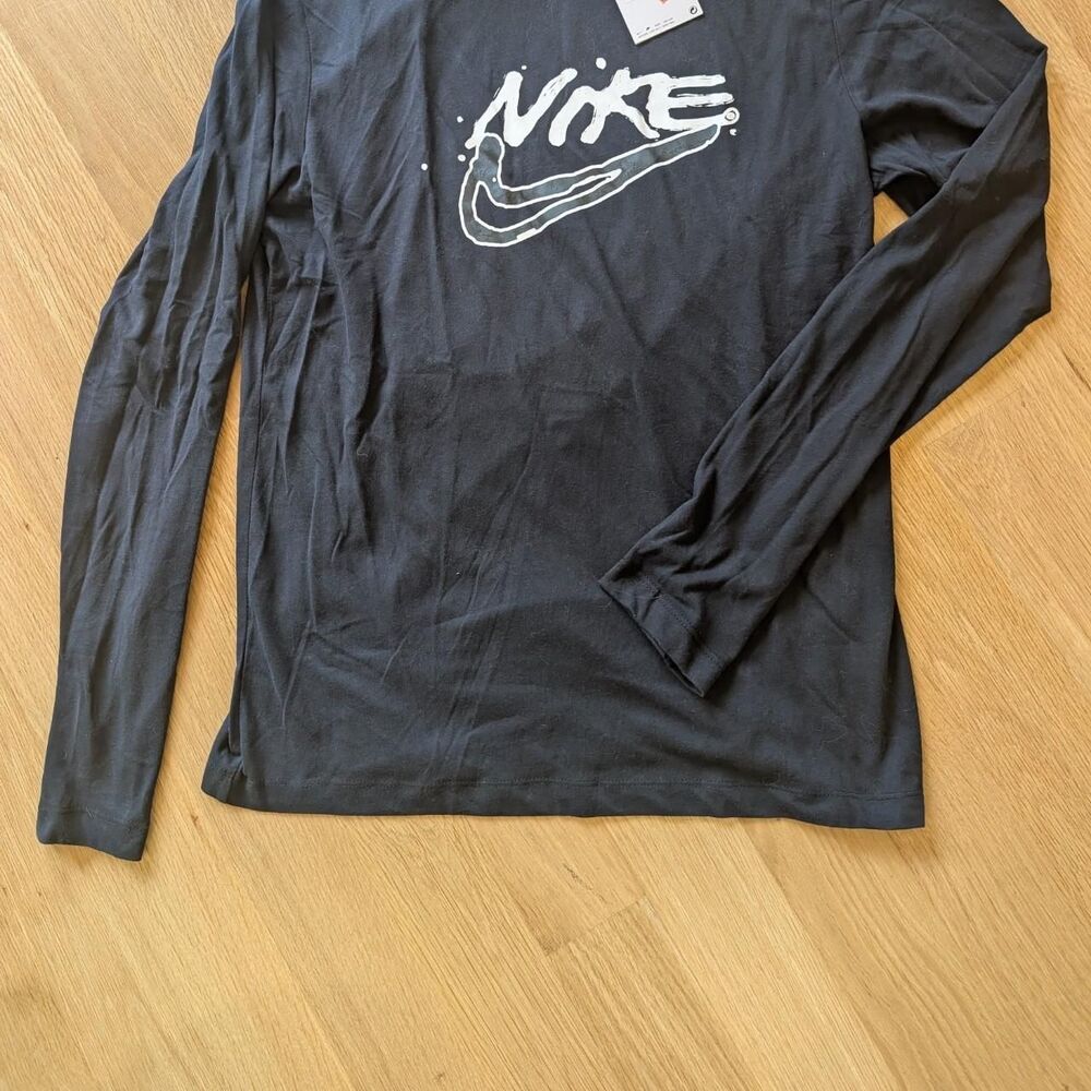 Nike Men's Black and Grey T-shirt Size M NWT